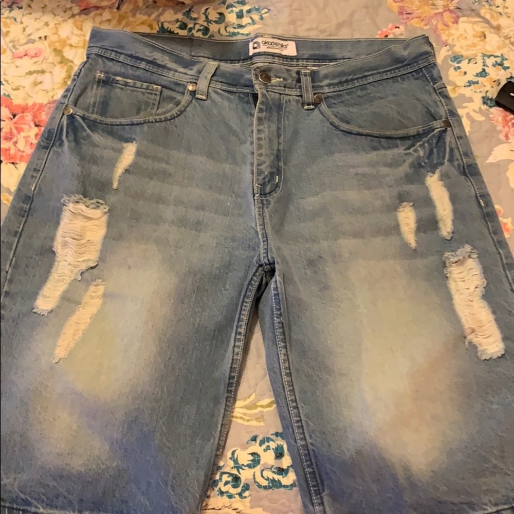 Men’s Akademiks denim shorts
